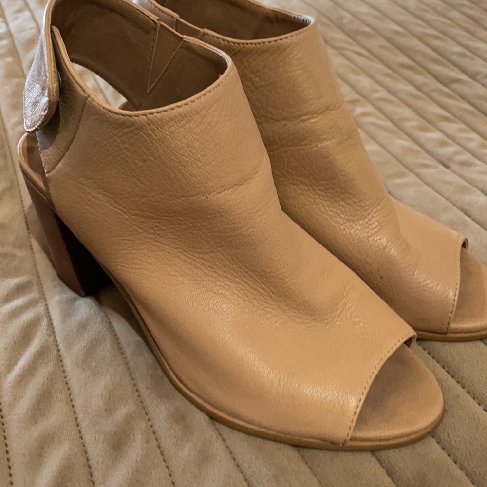 Steve Madden , size 8 , tan leather